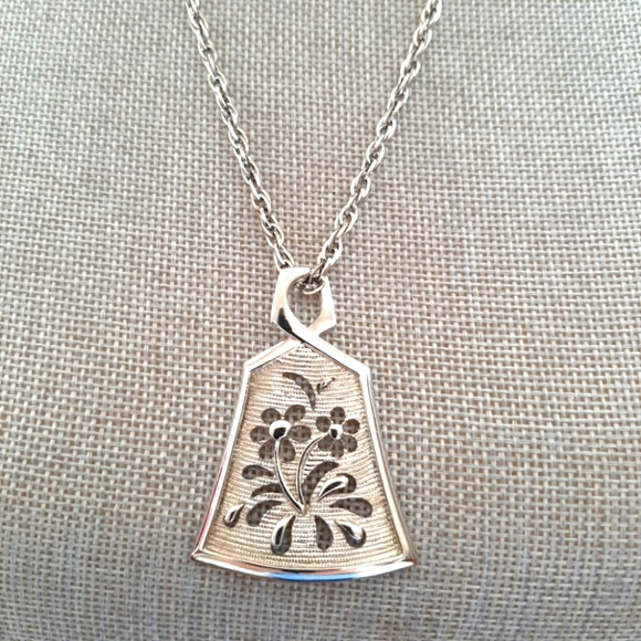 Silver Necklace - Picture 1 of 5